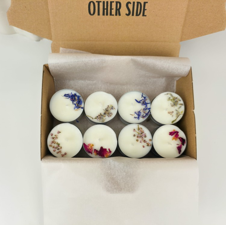 tealighty sojowe z dekoracją