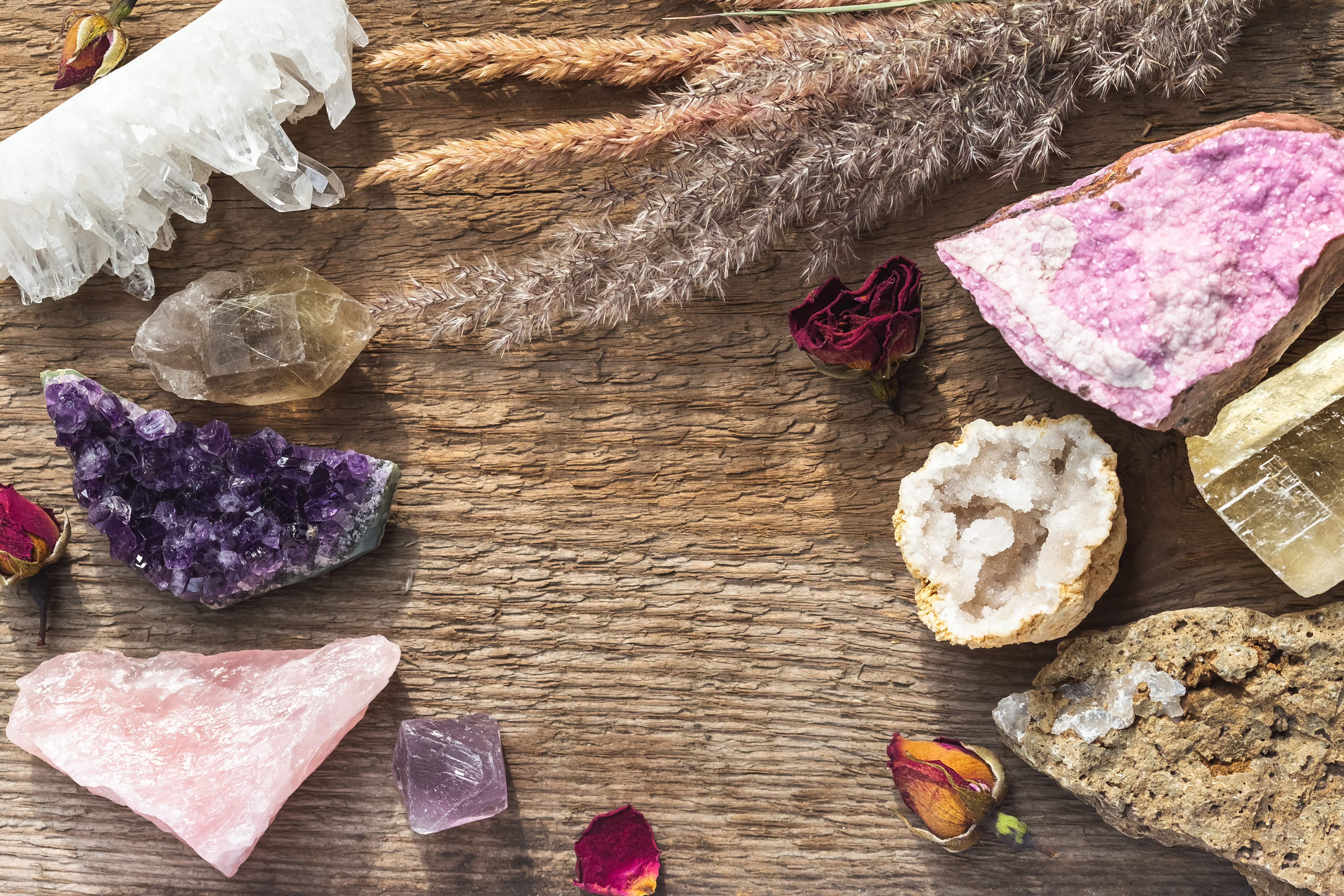 Amulet z czarnego turmalinu – detal plecionego sznurka