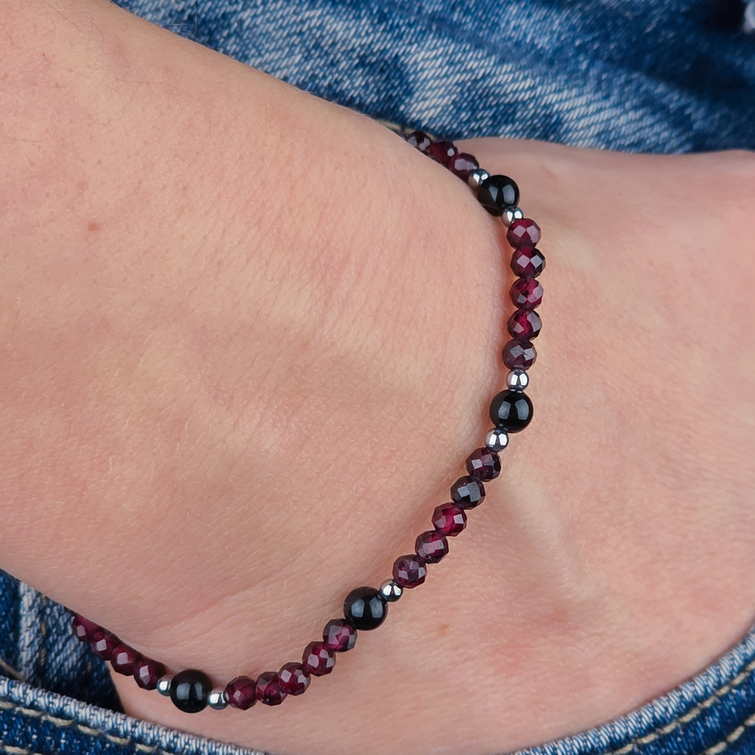 Bransoletka z granatu, turmalinu i srebrnego hematytu – Rytuał Mocy